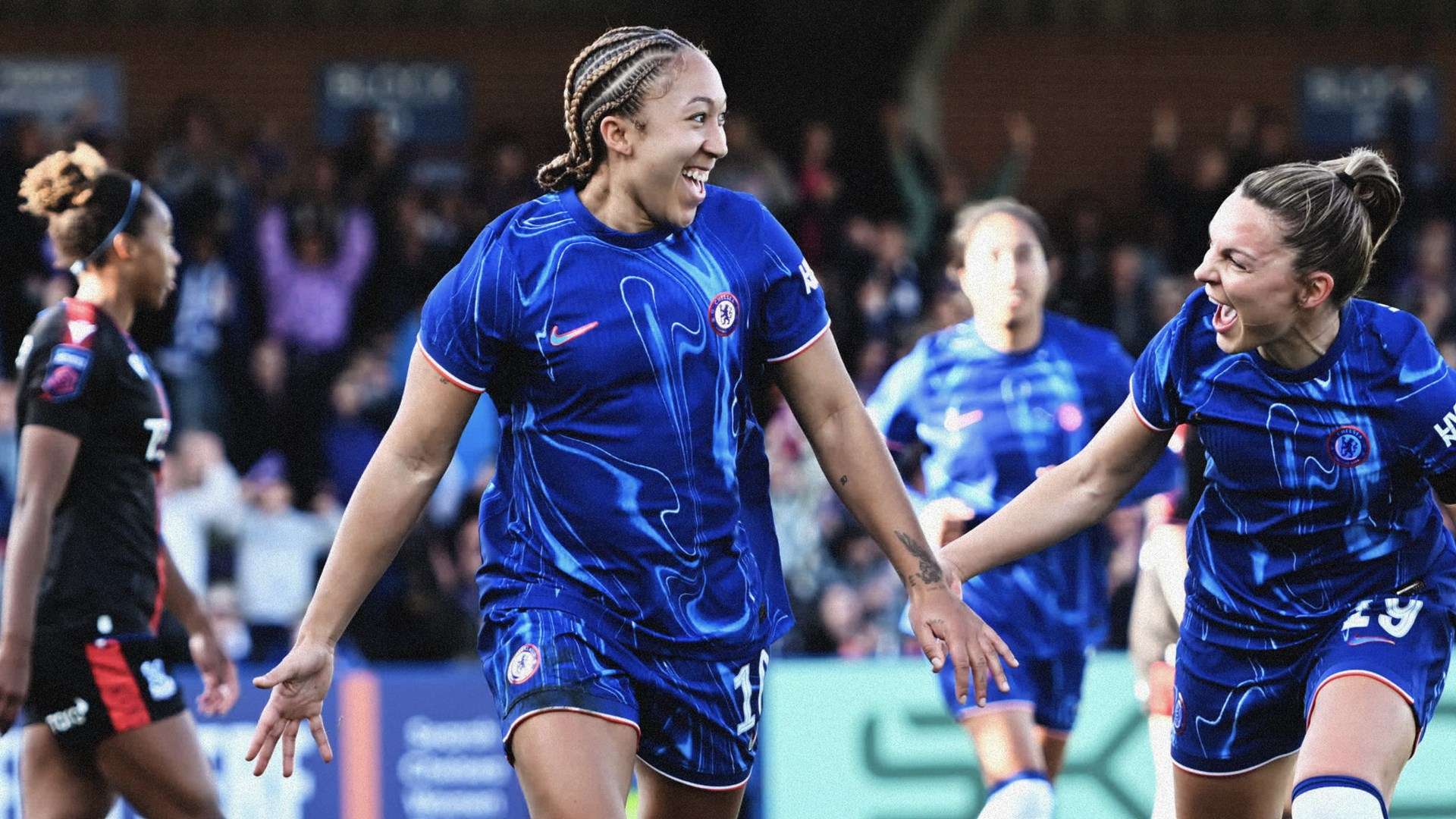 赛场上更有 赛场上更有